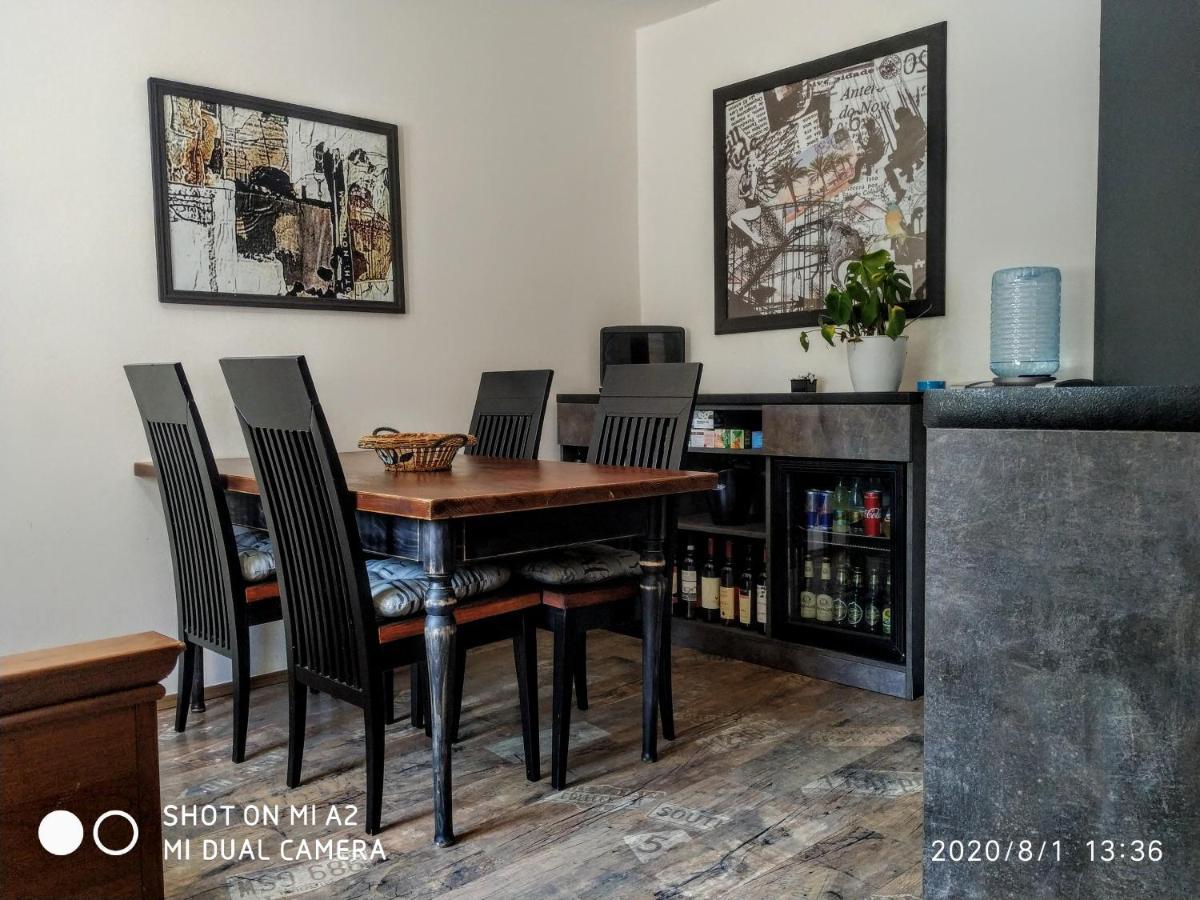Holiday Home Haustor With Skadar Lake View Podgorica Extérieur photo