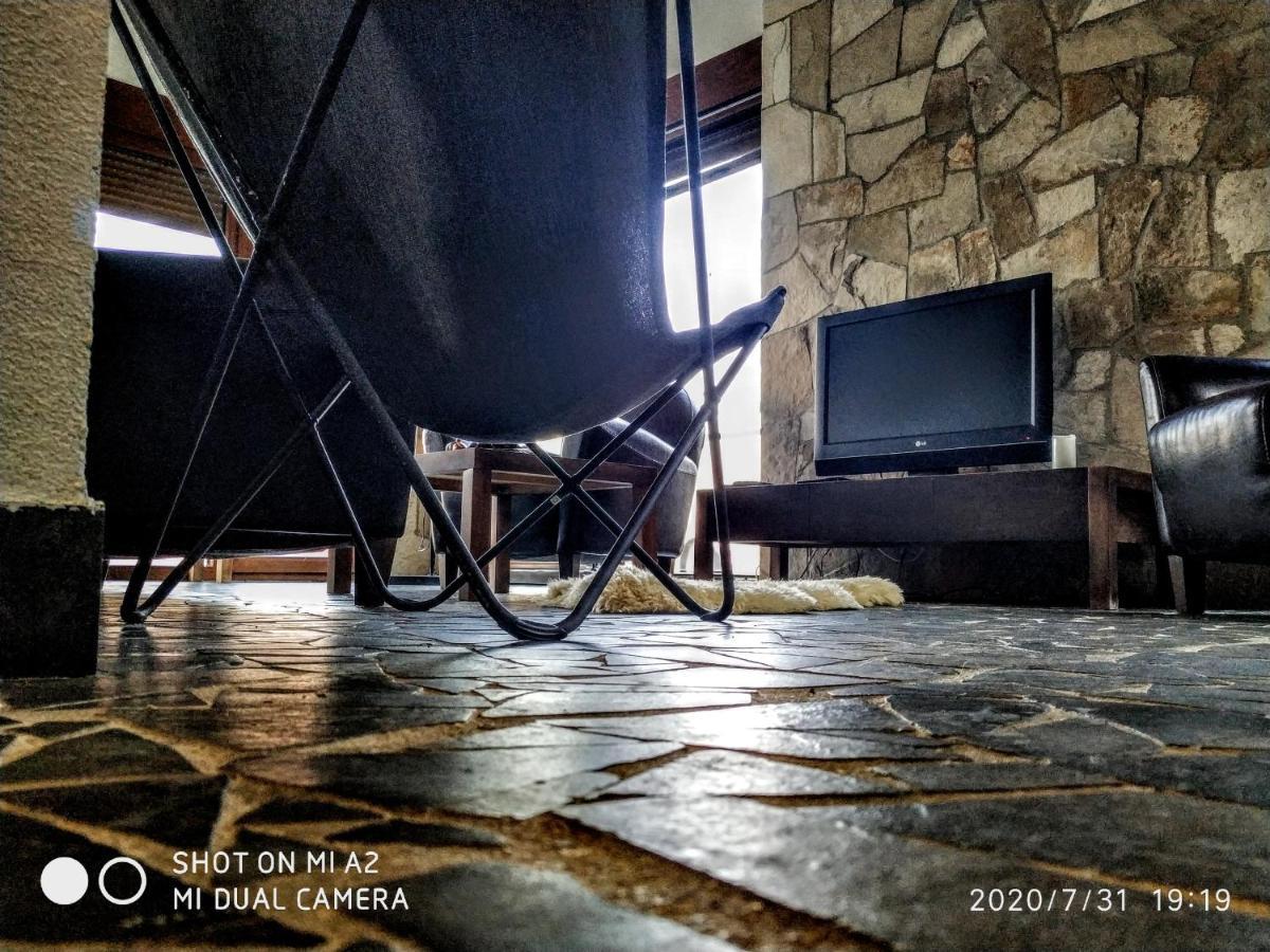 Holiday Home Haustor With Skadar Lake View Podgorica Extérieur photo