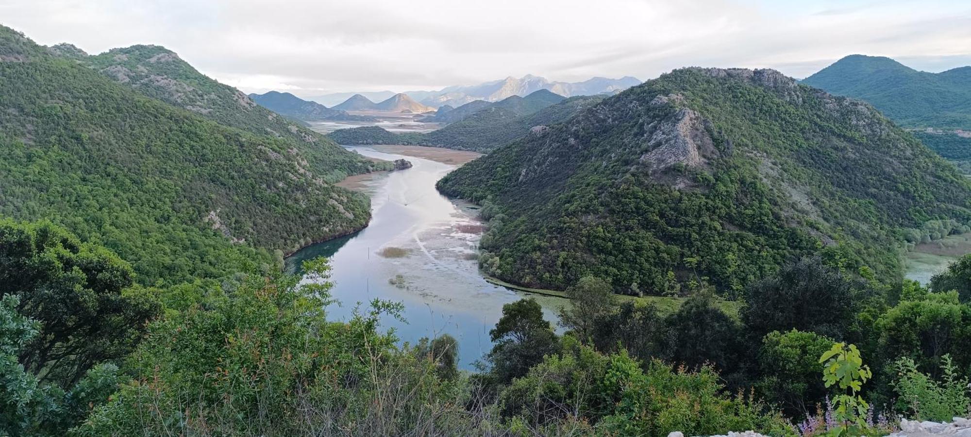 Holiday Home Haustor With Skadar Lake View Podgorica Extérieur photo