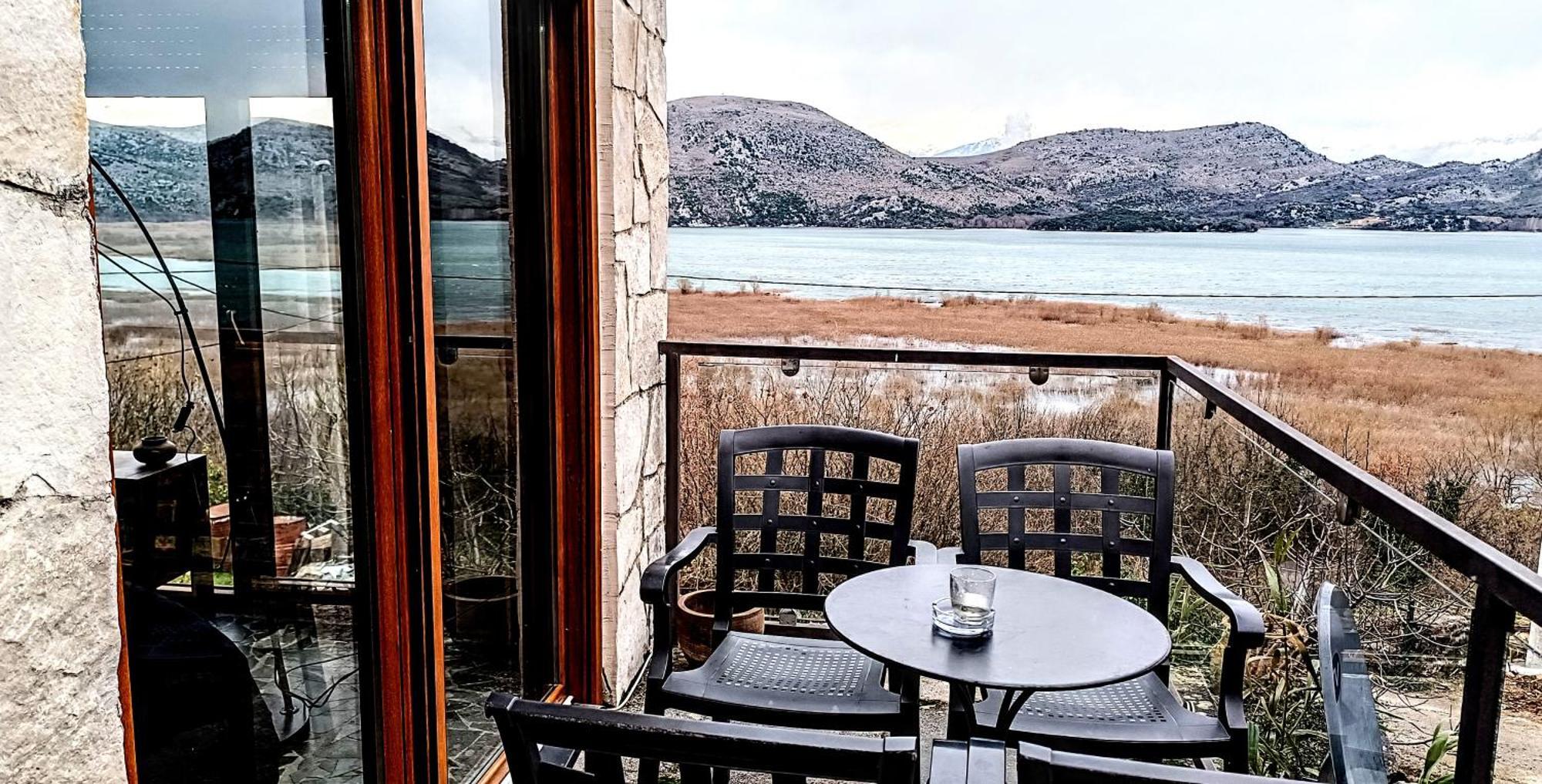 Holiday Home Haustor With Skadar Lake View Podgorica Extérieur photo