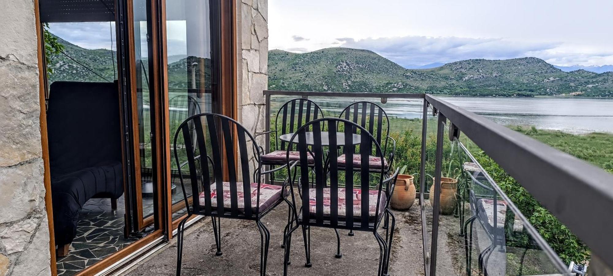 Holiday Home Haustor With Skadar Lake View Podgorica Extérieur photo